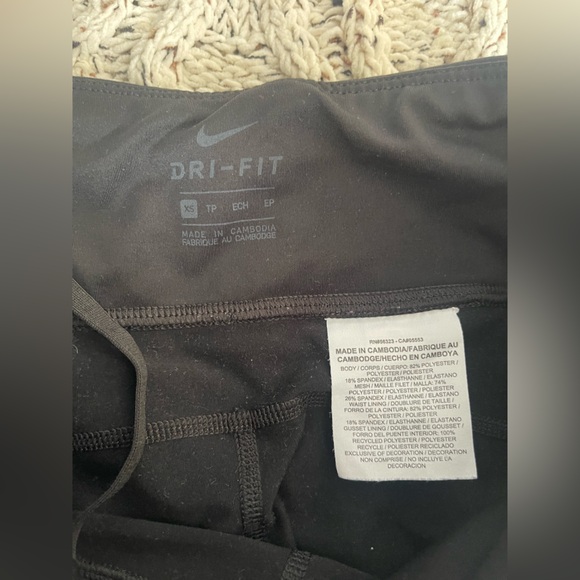 Nike Black Leggings - Picture 2 of 4